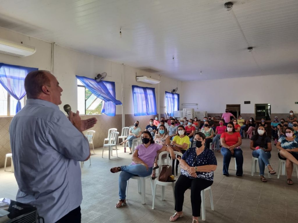 Prefeitura de Caracol ofereceu formação e palestra para servidores da educação com o professor Júlio Furtado