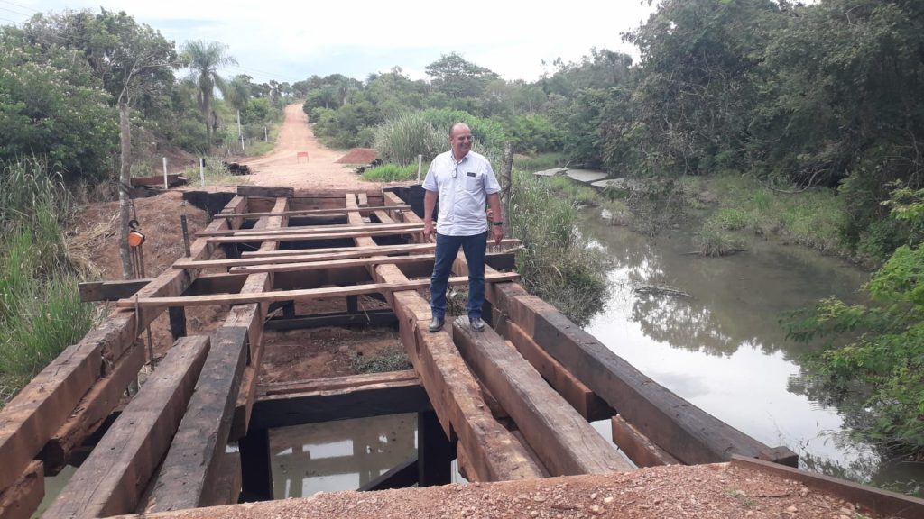 Tem início a reforma da ponte sobre o córrego Porteira em Caracol