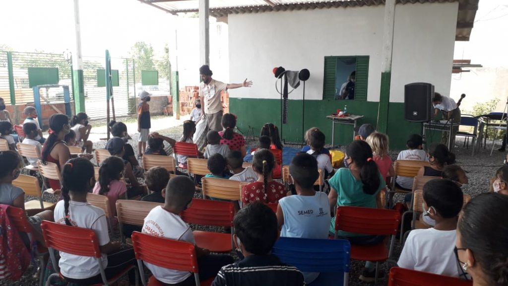 Em clima de festa e emoção, aulas 100% presenciais são retomadas em Caracol