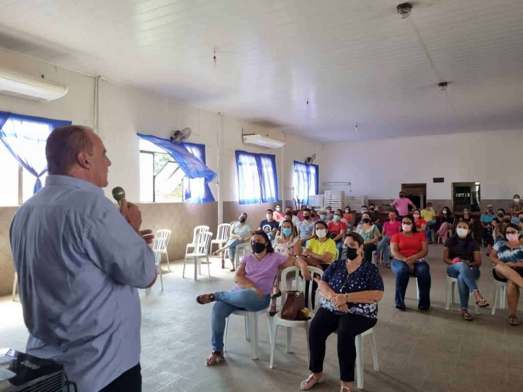 Prefeitura de Caracol ofereceu formação e palestra para servidores da educação com o professor Júlio Furtado