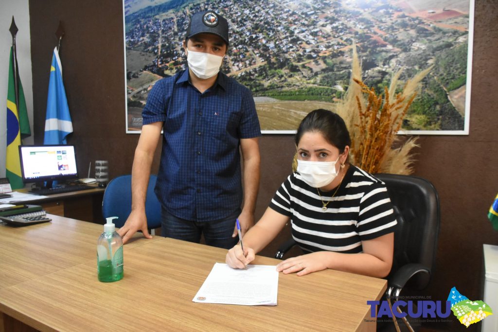 Prefeitura de Tacuru realiza posse de 18 concursados Prefeitura de Tacuru realiza posse de 18 concursados