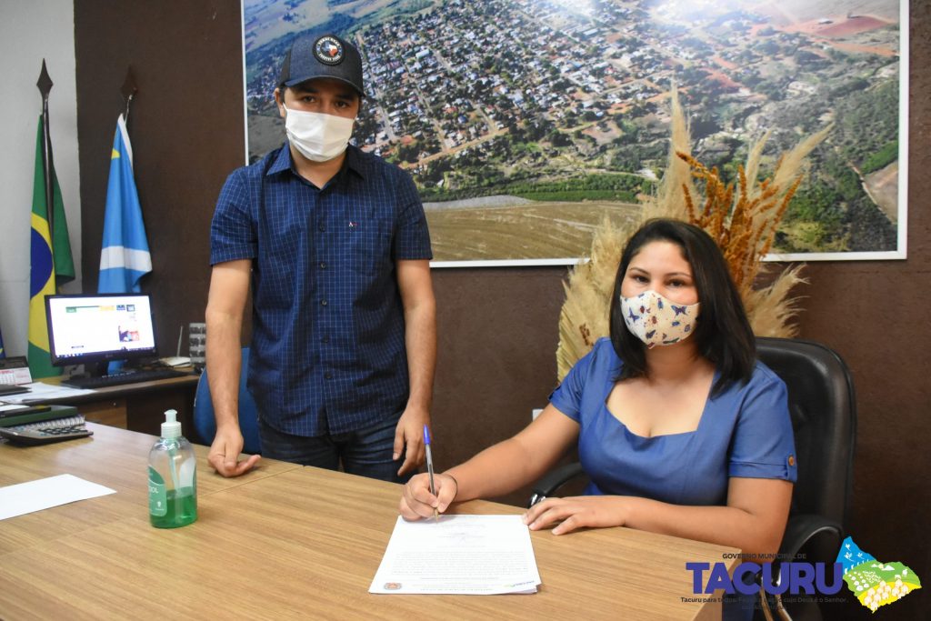 Prefeitura de Tacuru realiza posse de 18 concursados Prefeitura de Tacuru realiza posse de 18 concursados