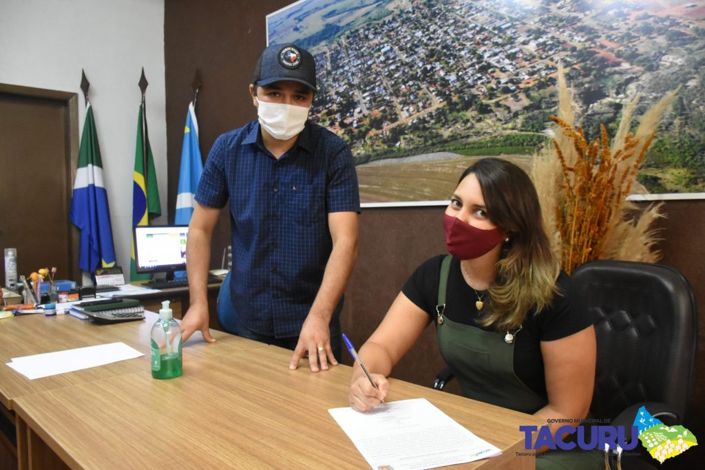 Prefeitura de Tacuru realiza posse de 18 concursados Prefeitura de Tacuru realiza posse de 18 concursados