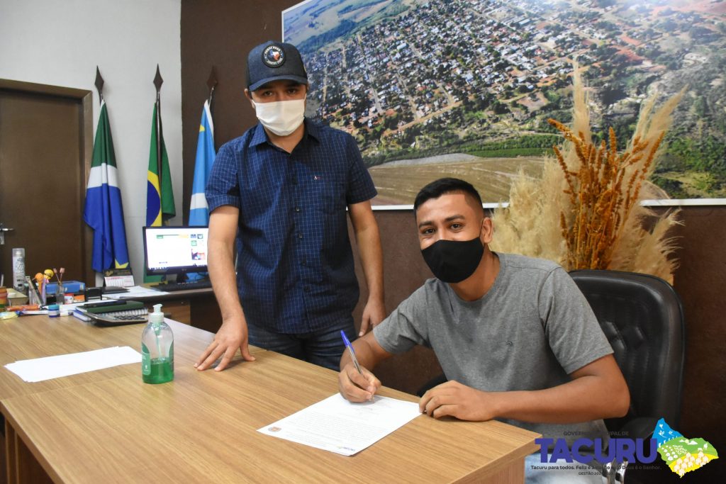 Prefeitura de Tacuru realiza posse de 18 concursados Prefeitura de Tacuru realiza posse de 18 concursados