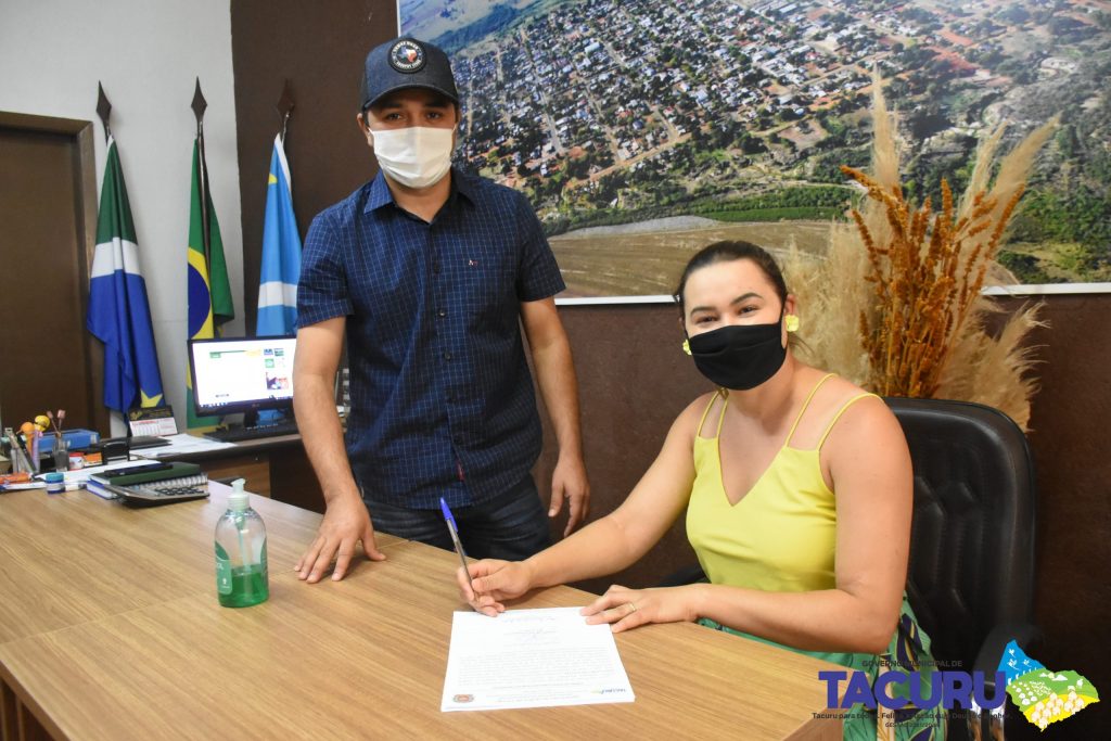Prefeitura de Tacuru realiza posse de 18 concursados Prefeitura de Tacuru realiza posse de 18 concursados