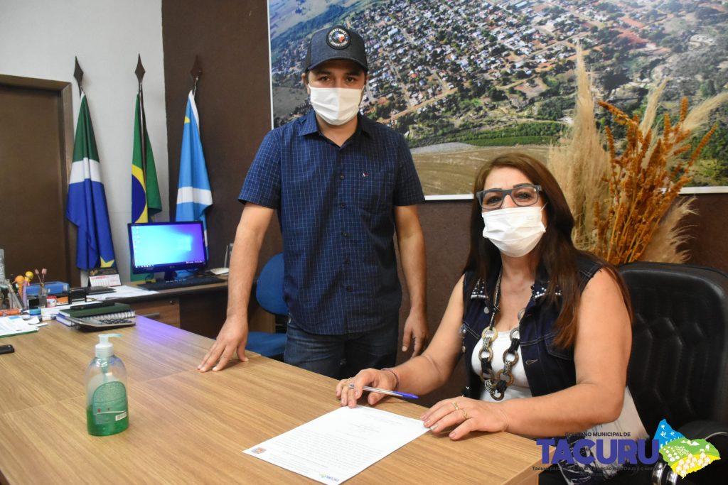 Prefeitura de Tacuru realiza posse de 18 concursados Prefeitura de Tacuru realiza posse de 18 concursados