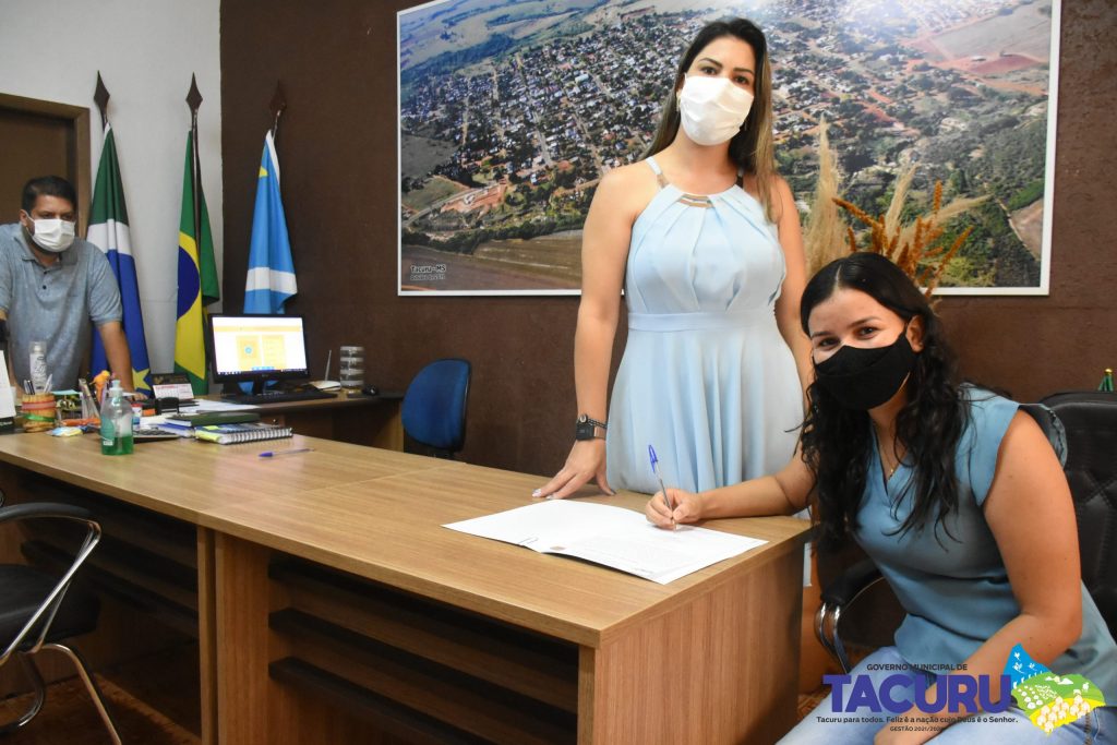 Prefeitura de Tacuru realiza posse de 18 concursados Prefeitura de Tacuru realiza posse de 18 concursados