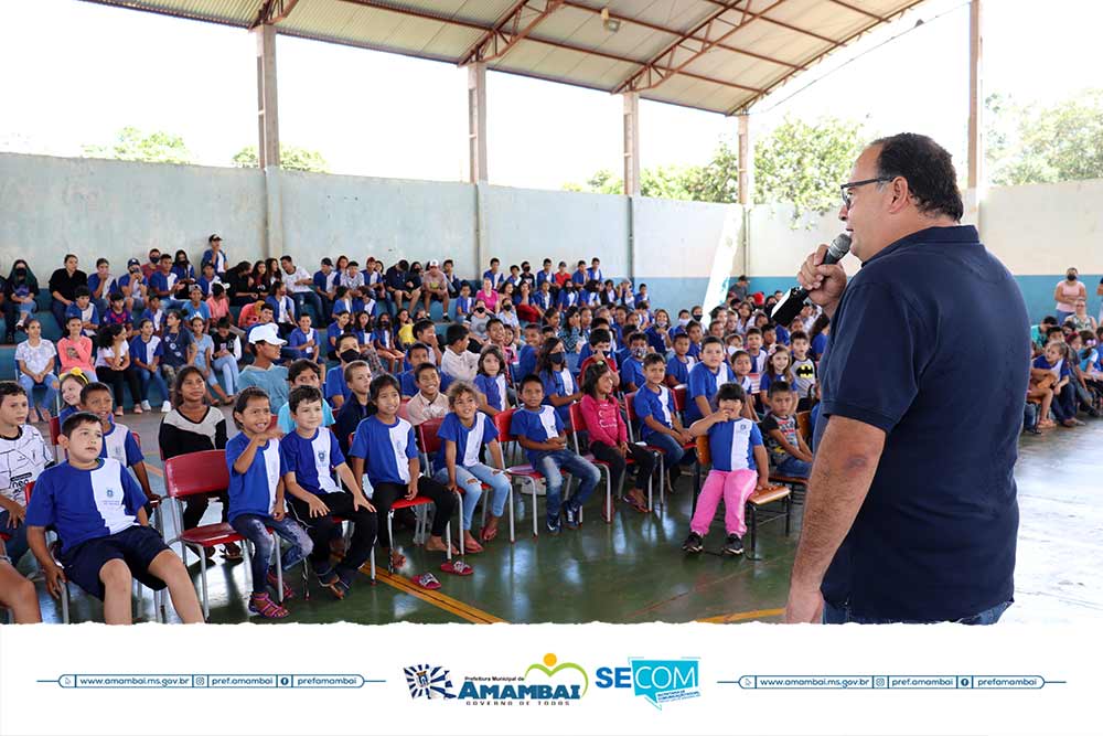 Prefeitura de Amambai inicia entrega de kits escolares a alunos da rede municipal de ensino