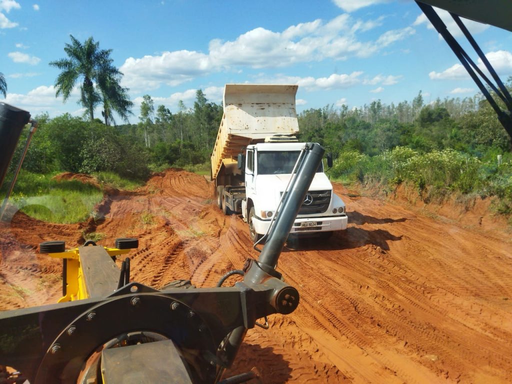 Secretaria de Infraestrutura mantém ritmo acelerado na conservação de estradas em Amambai