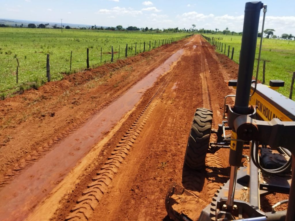 Secretaria de Infraestrutura mantém ritmo acelerado na conservação de estradas em Amambai