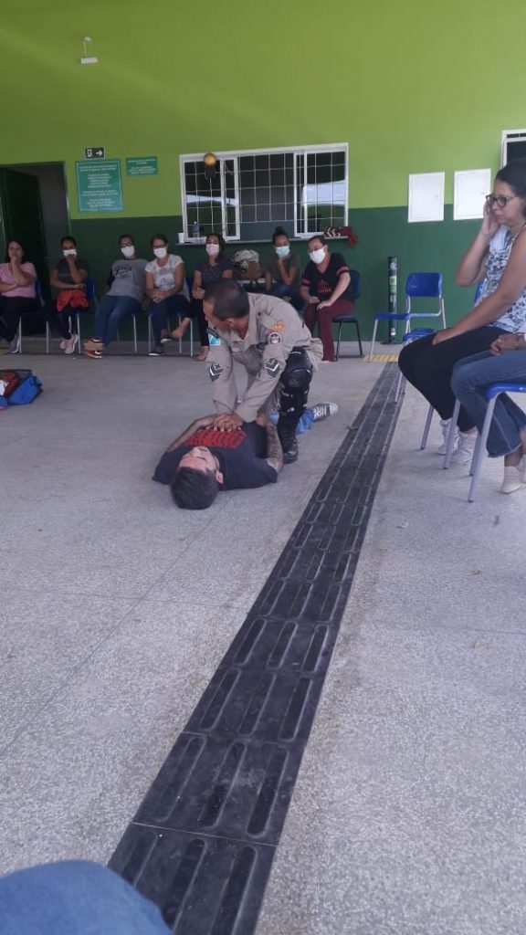 Servidores da escola Inácio Silvestre Monteiro recebem curso de brigada de incêndio