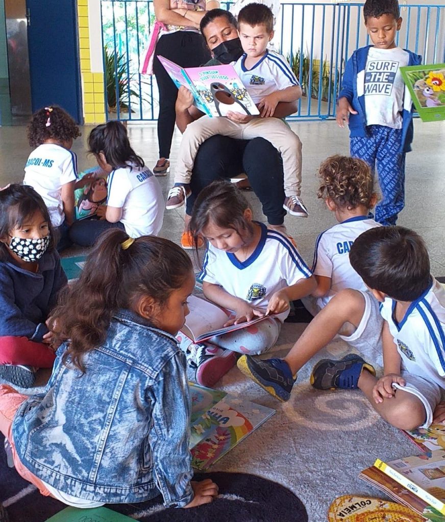 Escolas de Caracol realizam atividades alusivas ao Dia do Livro Infantil