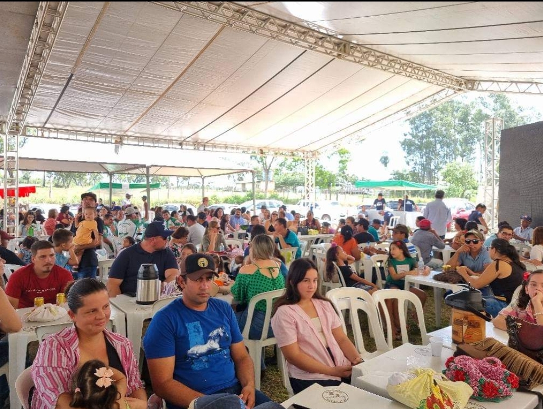 Mais de 2200 pessoas compareceram ao Almoço Comunitário em comemoração ao aniversário de Caracol