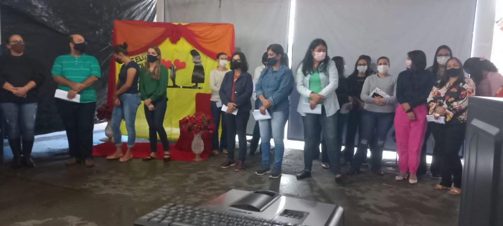 Durante ação do Família na Escola, diretoria da Escola João José apresenta trabalhos em homenagem ao Dia das Mães