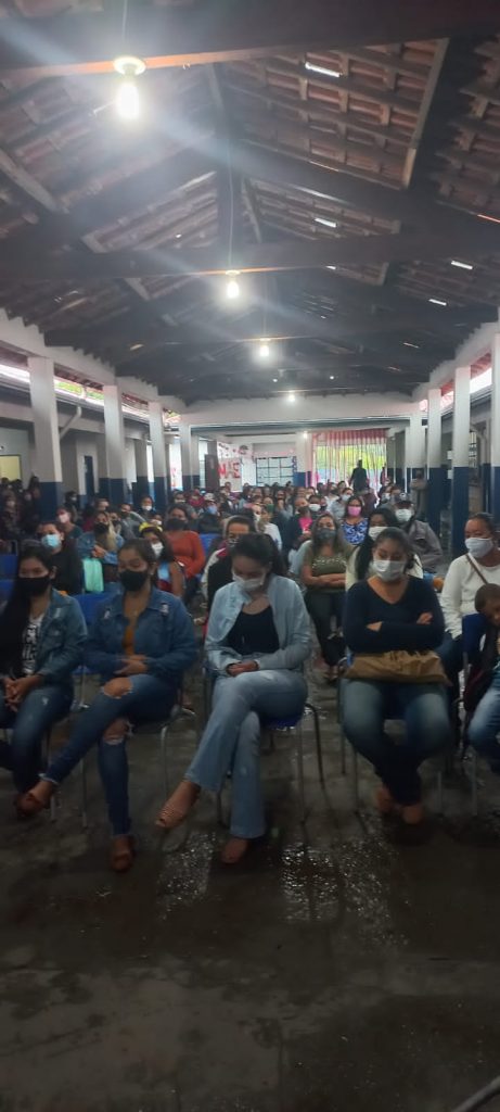 Durante ação do Família na Escola, diretoria da Escola João José apresenta trabalhos em homenagem ao Dia das Mães