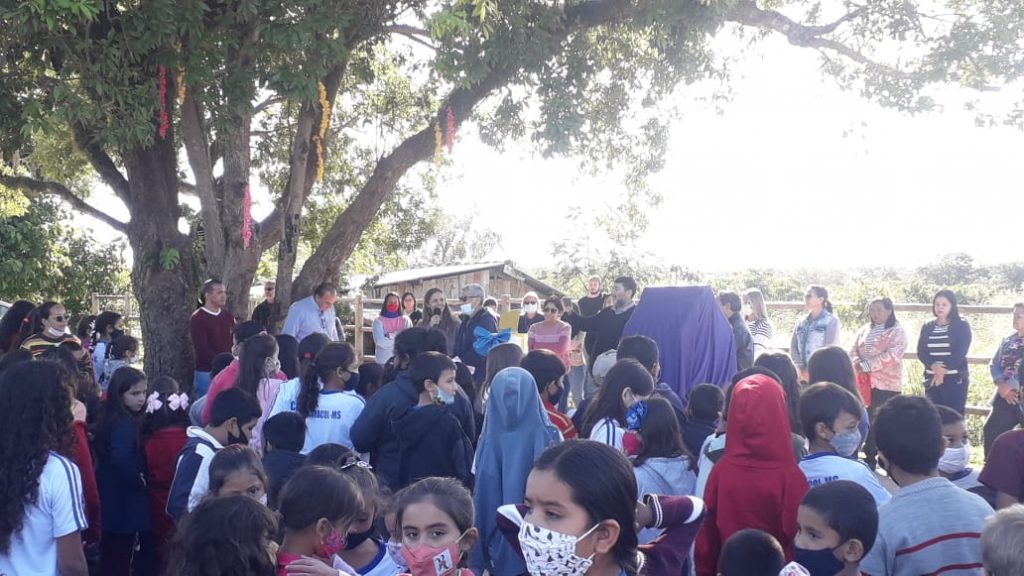 Autoridades de Caracol homenageiam professor Cláudio Palermo que se aposentou da educação