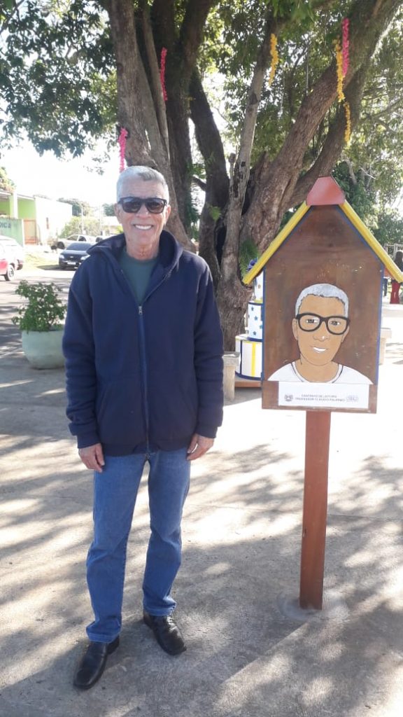 Autoridades de Caracol homenageiam professor Cláudio Palermo que se aposentou da educação