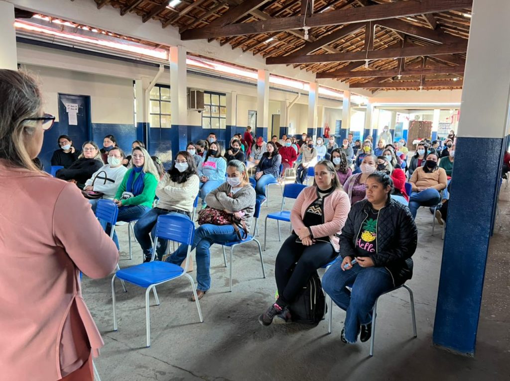Prefeitura de Caracol realiza apresentação do projeto Jovens Empreendedores Primeiros Passos para professores e auxiliares de ensino Prefeitura de Caracol realiza apresentação do projeto Jovens Empreendedores Primeiros Passos para professores e auxiliares de ensino