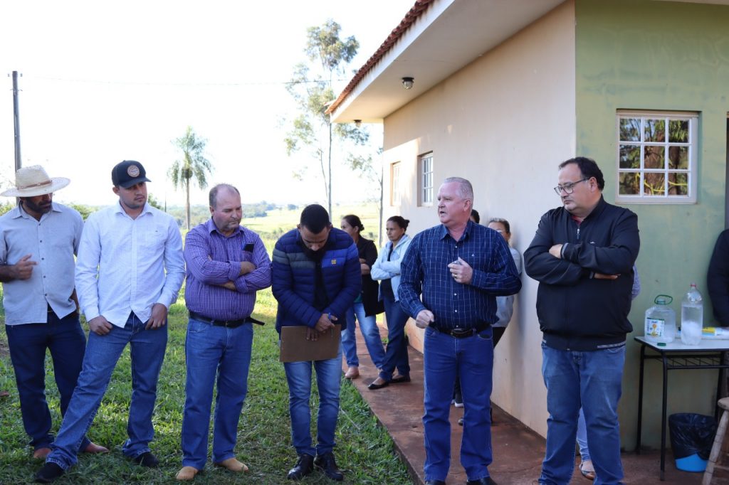 Prefeito Gilson participa de evento para recuperação de estrada dos assentamentos Guanabara e Sebastião Rosa da Paz