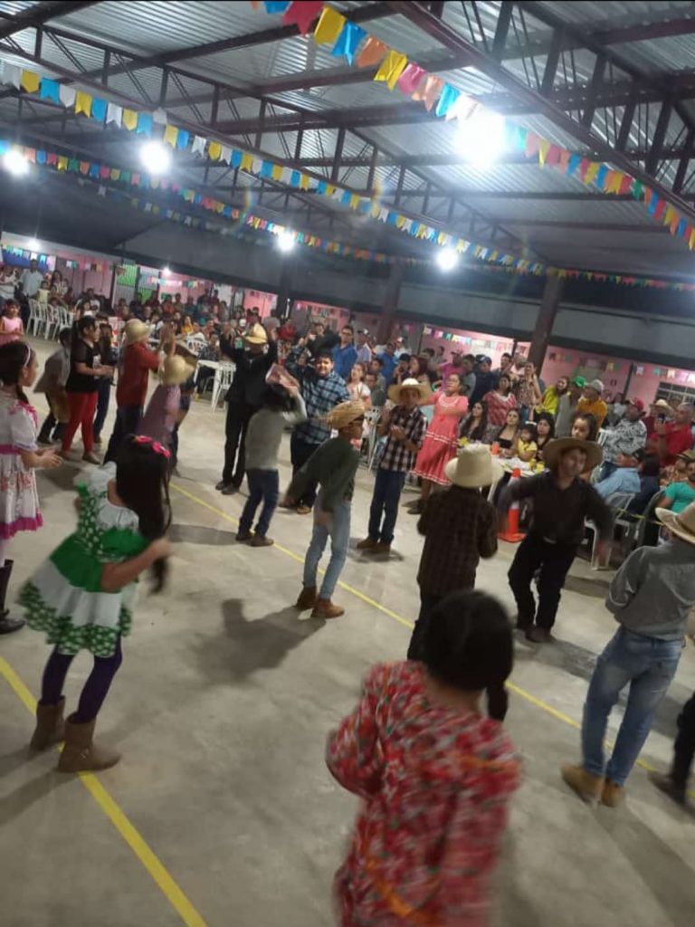 Com clima de alegria e descontração, Escola Municipal João José Leite da Silva de Caracol celebrou tradicional Festa Julina