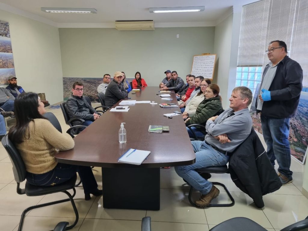 Candidata a deputada estadual Glaucia Iunes visita prefeito de Amambai Dr. Bandeira