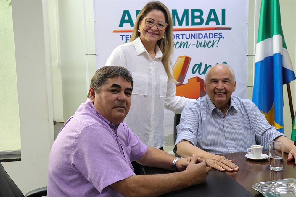 Dr. Bandeira recebe candidato a reeleição como deputado estadual Londres Machado