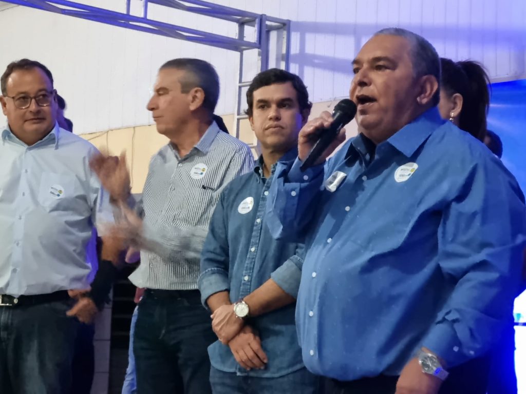 Vereador Valter Brito prestigia lançamento da campanha de Paulo Corrêa em Amambai