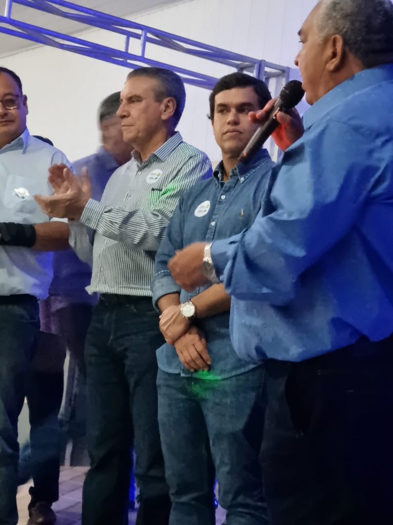 Vereador Valter Brito prestigia lançamento da campanha de Paulo Corrêa em Amambai