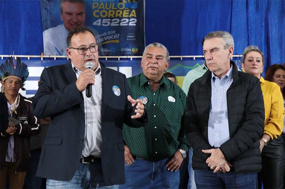 Dr. Bandeira, Valter Brito, vereadores e secretários recebem Paulo Corrêa para reunião política em Amambai