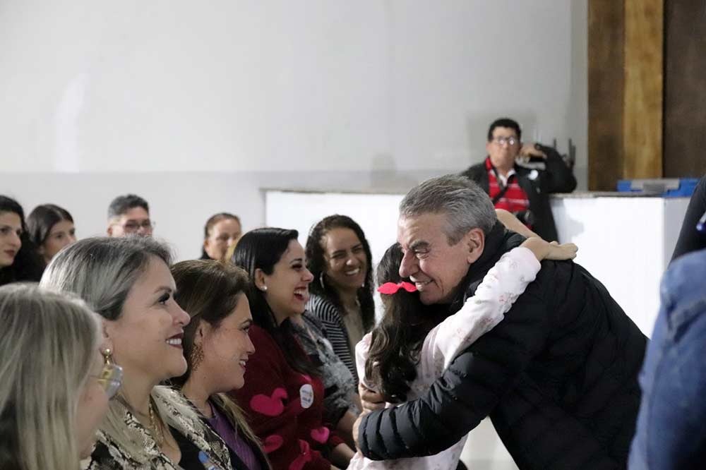 Dr. Bandeira, Valter Brito, vereadores e secretários recebem Paulo Corrêa para reunião política em Amambai