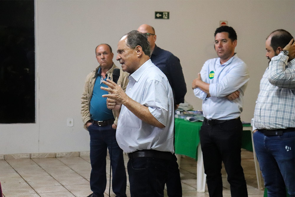 Em Amambai, Zé Teixeira elogia mandato de Dr. Bandeira e pede chance para novamente representar o povo