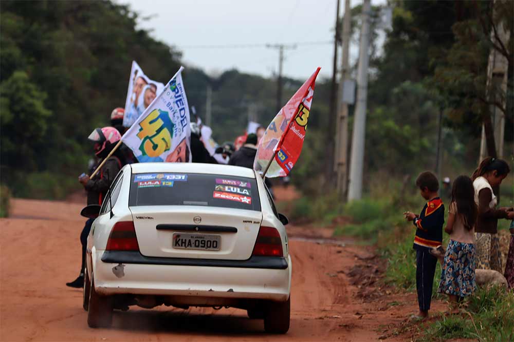 Zeca do PT se reúne com lideranças e apoiadores no município de Amambai e levanta multidão para a campanha Vira Voto