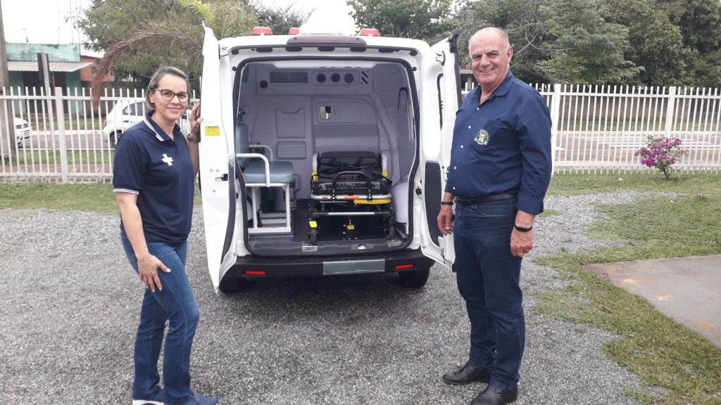 Prefeito de Caracol realiza entrega de ambulância para uso da Secretaria Municipal de Saúde