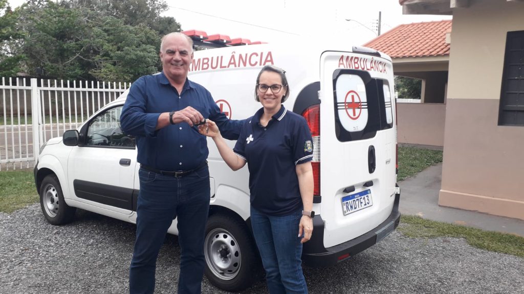 Prefeito de Caracol realiza entrega de ambulância para uso da Secretaria Municipal de Saúde