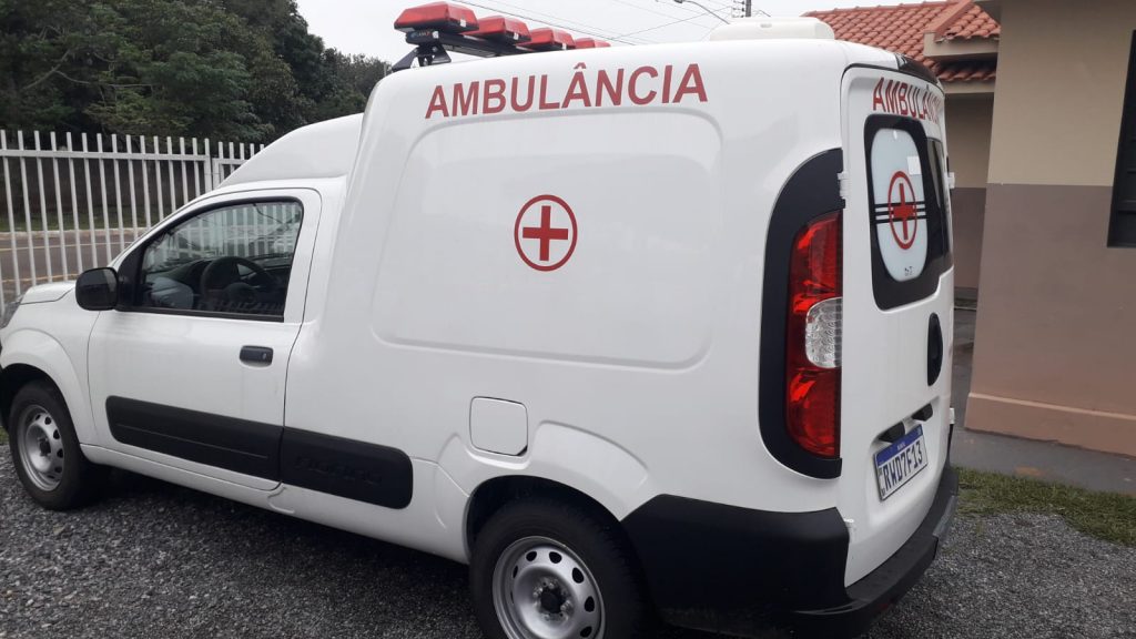 Prefeito de Caracol realiza entrega de ambulância para uso da Secretaria Municipal de Saúde