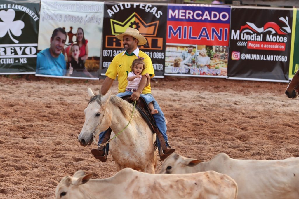 Prefeito Rogério Torquetti comemora: "Fizemos a maior festa da história de Tacuru"