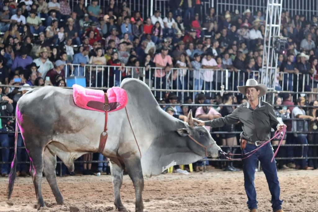 Prefeito Rogério Torquetti comemora: "Fizemos a maior festa da história de Tacuru"