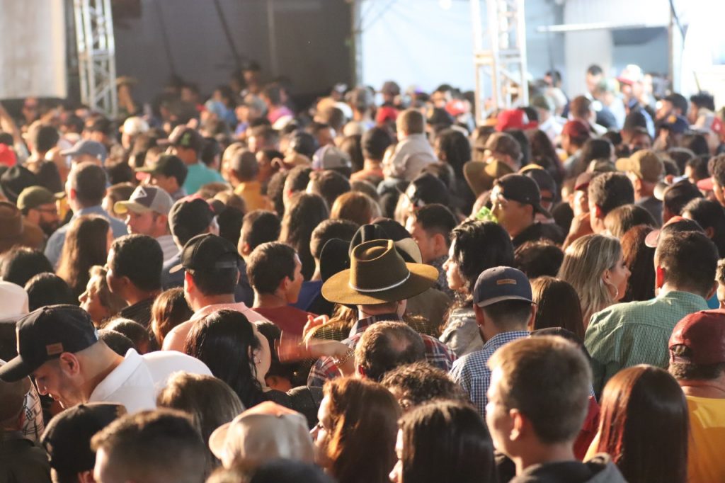 Prefeito Rogério Torquetti comemora: "Fizemos a maior festa da história de Tacuru"