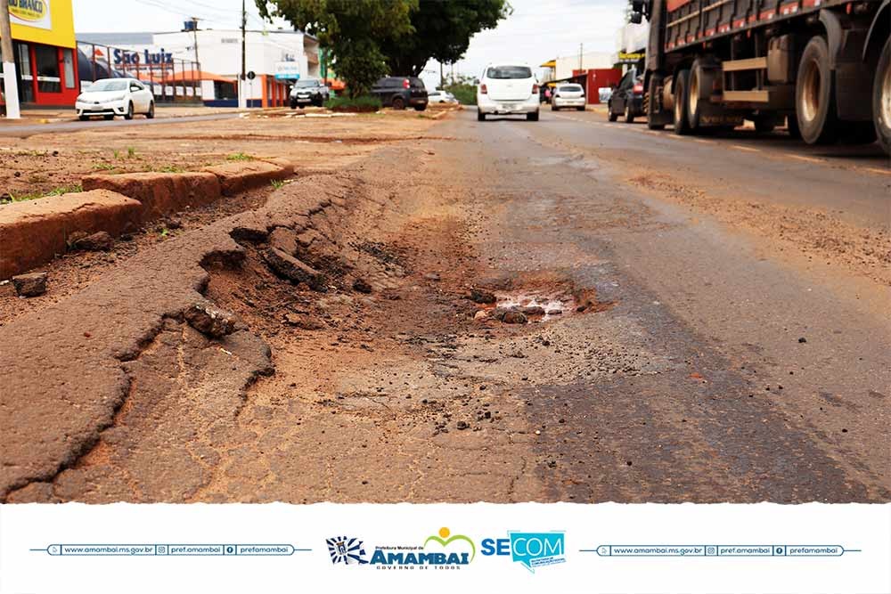 Prefeitura de Amambai intensifica trabalho de recuperação de ruas