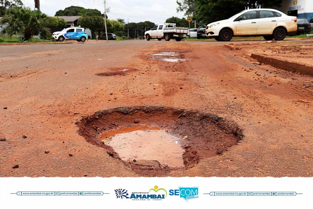 Prefeitura de Amambai intensifica trabalho de recuperação de ruas