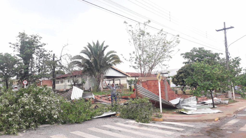 Após temporal assolar Caracol, Prefeitura oferece suporte para famílias do município