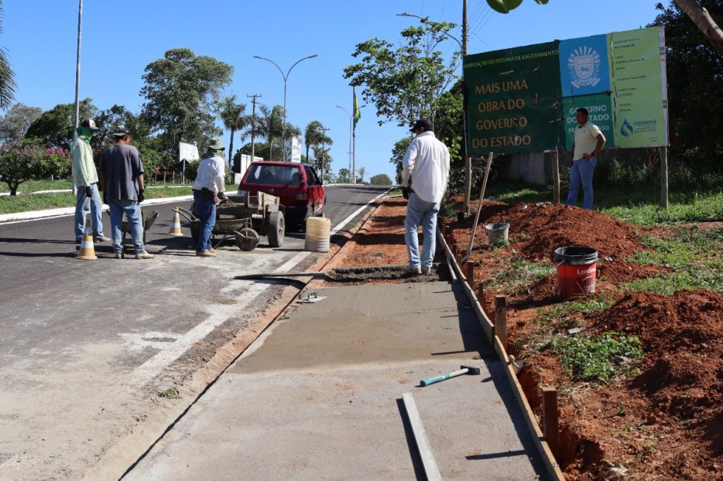 Programa de construção de passeios públicos avança em Caracol