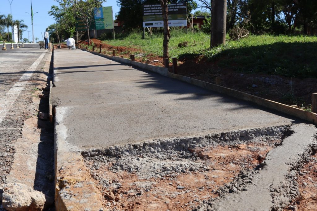 Programa de construção de passeios públicos avança em Caracol