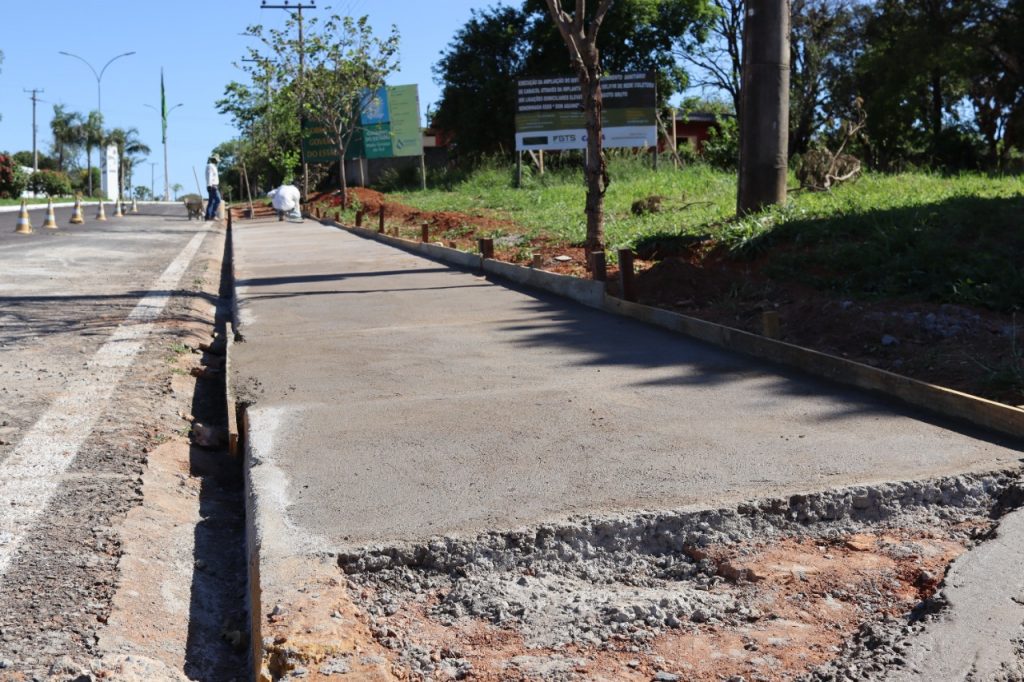 Programa de construção de passeios públicos avança em Caracol