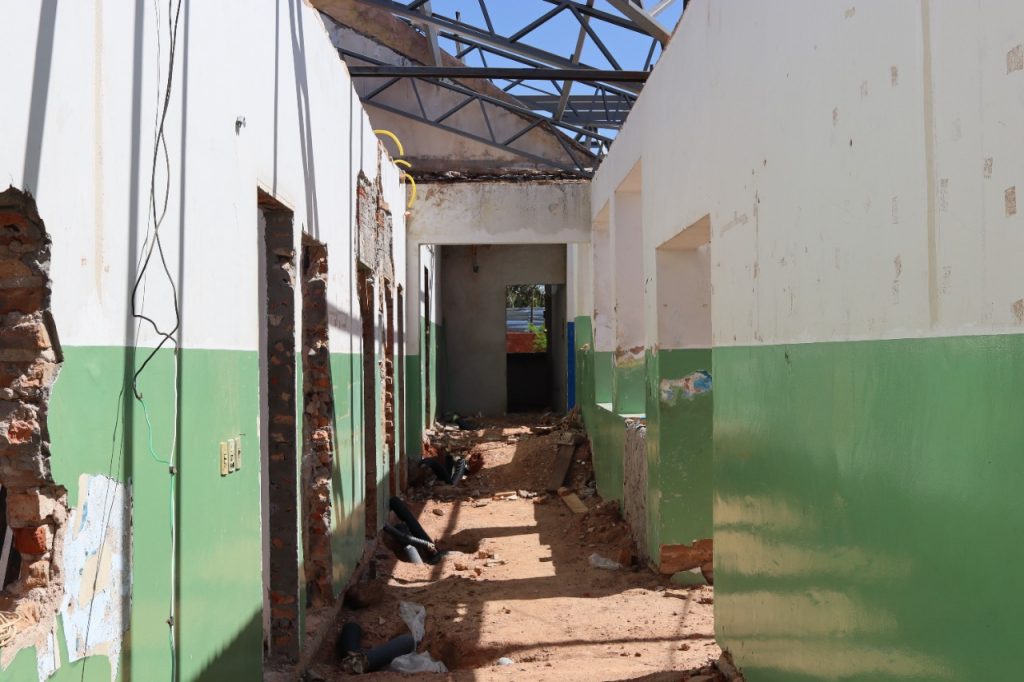 Prefeito Neco Pagliosa visita obras de reconstrução da Escola Estadual Dr. Rubens de Castro Pinto