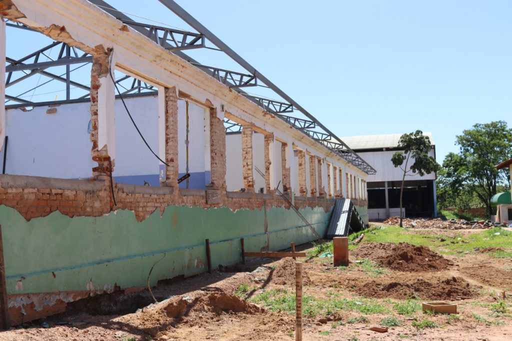 Prefeito Neco Pagliosa visita obras de reconstrução da Escola Estadual Dr. Rubens de Castro Pinto