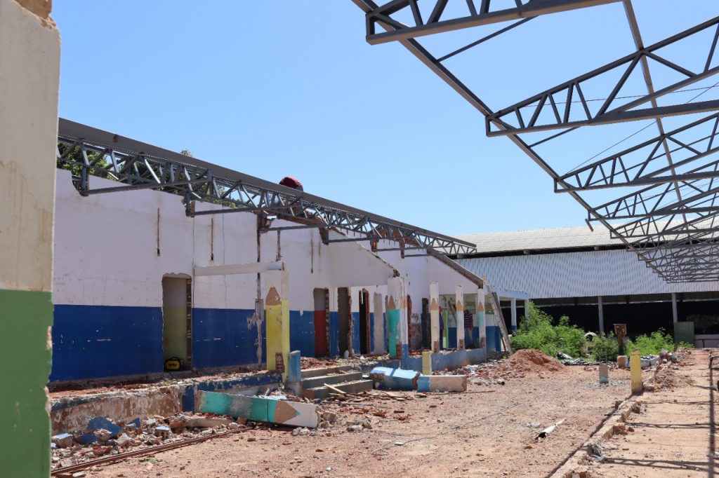 Prefeito Neco Pagliosa visita obras de reconstrução da Escola Estadual Dr. Rubens de Castro Pinto