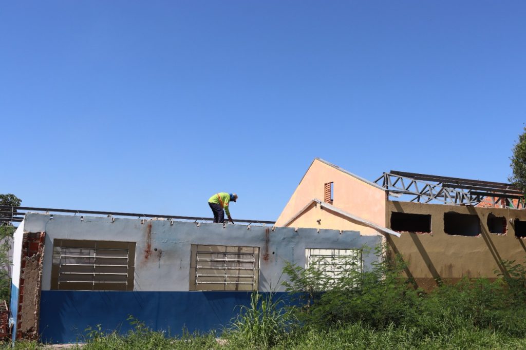 Prefeito Neco Pagliosa visita obras de reconstrução da Escola Estadual Dr. Rubens de Castro Pinto