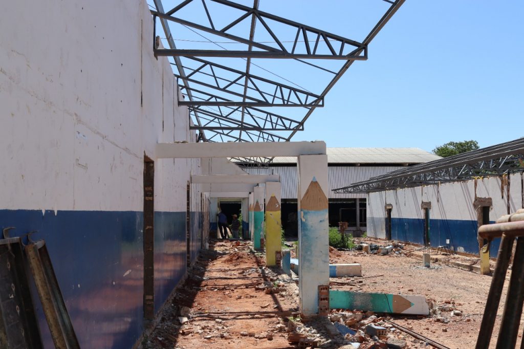 Prefeito Neco Pagliosa visita obras de reconstrução da Escola Estadual Dr. Rubens de Castro Pinto