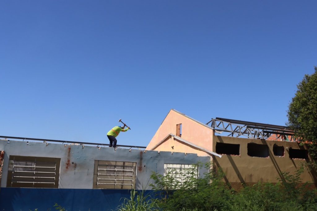 Prefeito Neco Pagliosa visita obras de reconstrução da Escola Estadual Dr. Rubens de Castro Pinto